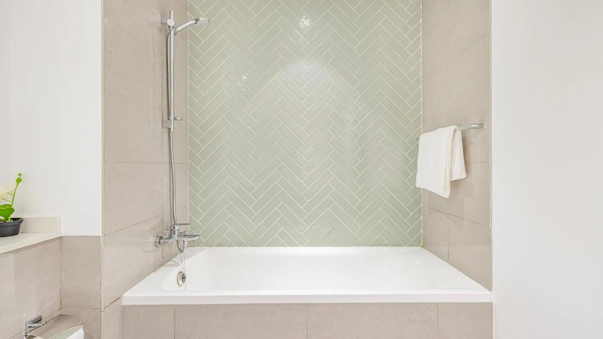 שארג'ה 1Br Casablanca Retreat By Blue Cloud Holidays