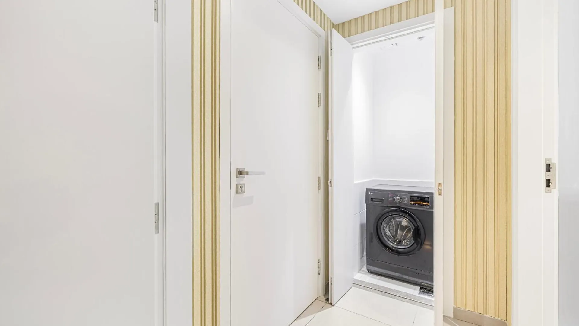 1Br Casablanca Retreat By Blue Cloud Holidays Sharjah
